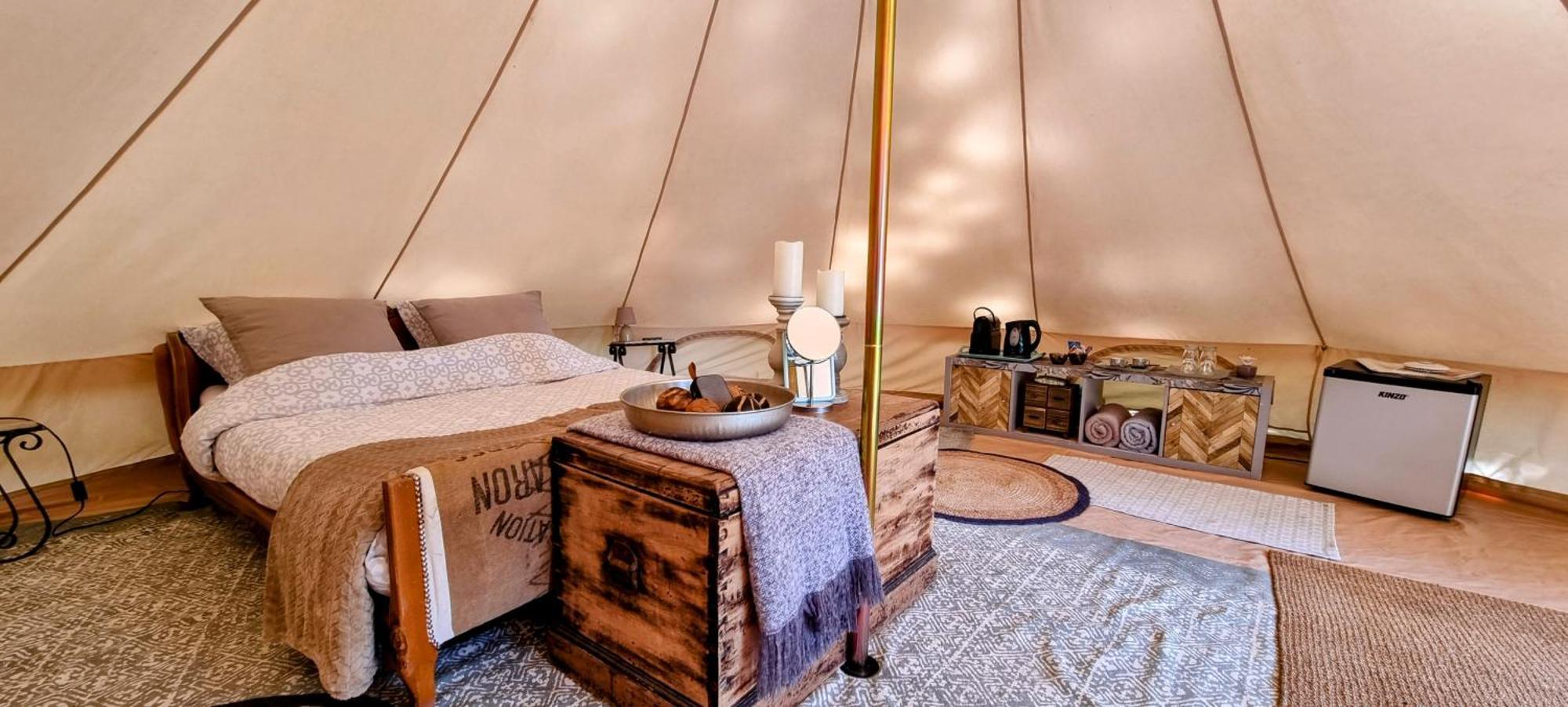 Luxury Bell Tent At Camping La Fortinerie Mouliherne Exterior photo